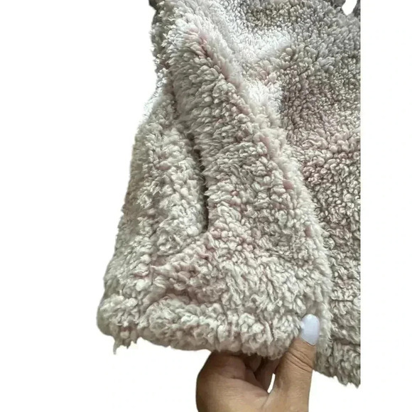 C&Ccalifornia fuzzy sweatshirt 6 - Picture 10 of 10